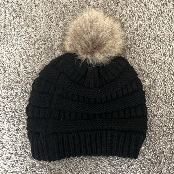 NWOT C.C Beanie - Picture 2 of 5